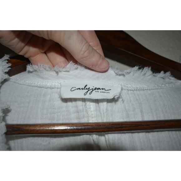 Carly Jean LA 100% Cotton White V Neck Top Size S - Picture 3 of 5